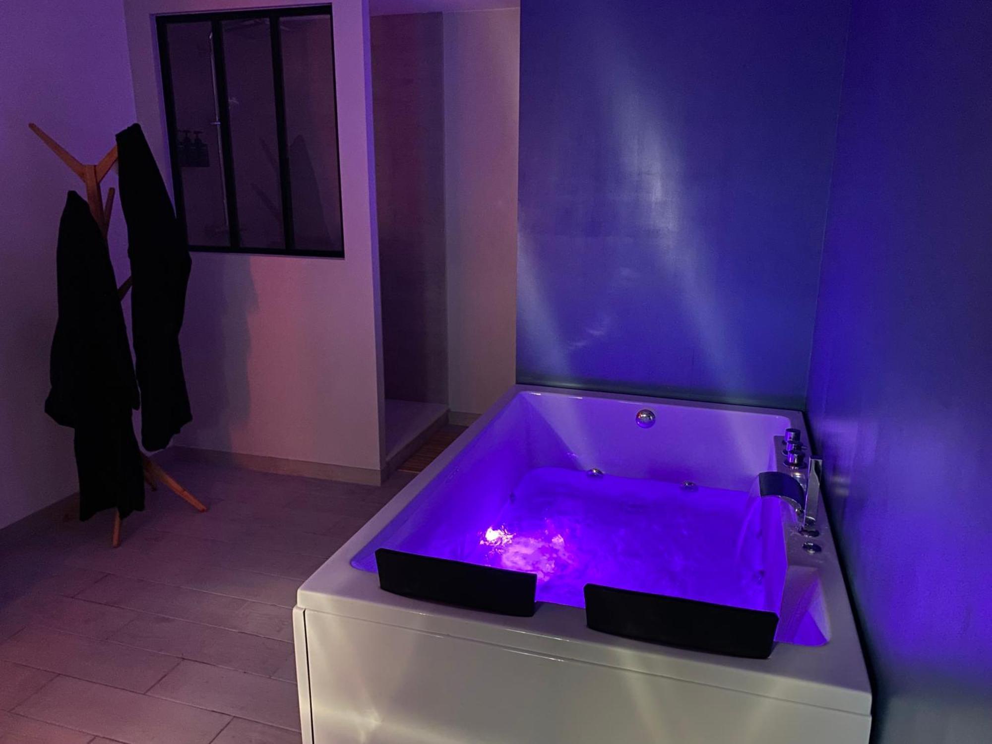 Detente Et Spa Pour Se Ressourcer Bullion Bagian luar foto